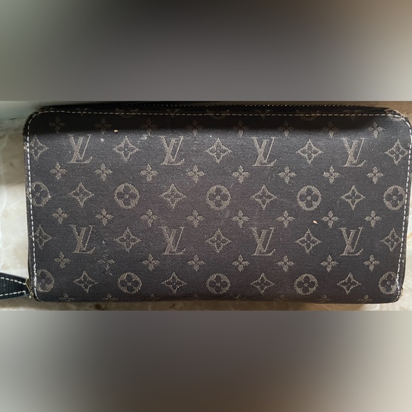 Authentic Louis Vuitton Monogram Idylle Zippy Wallet - Picture 1 of 6
